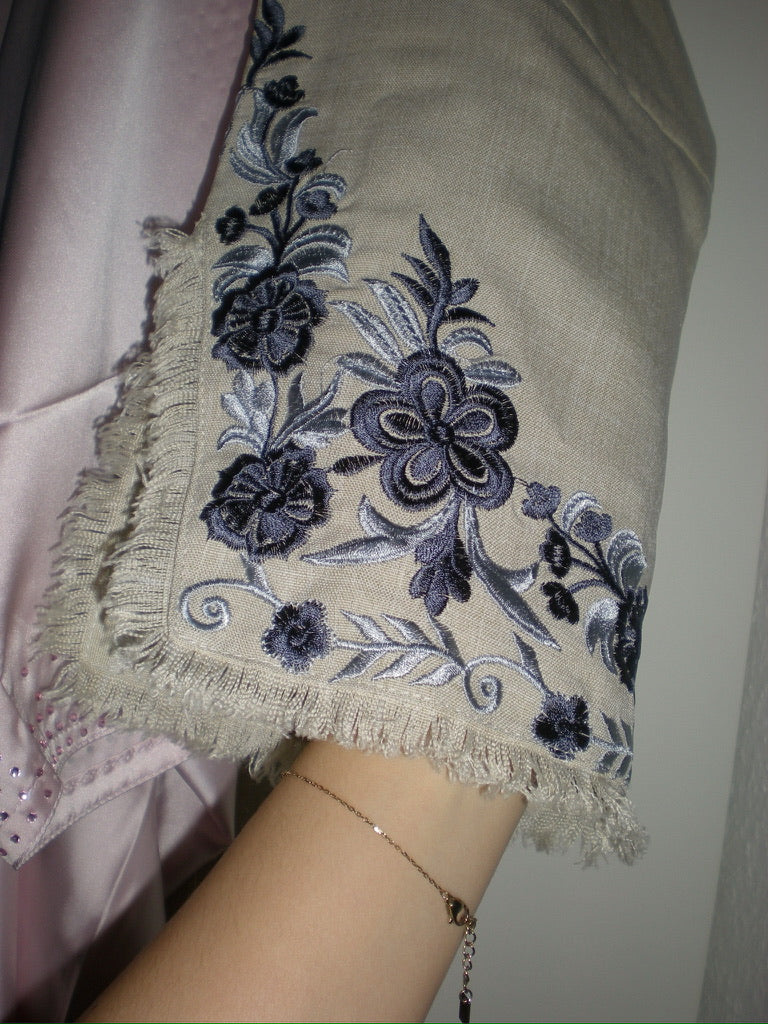 Floral Bestickte Abaya - Zahra